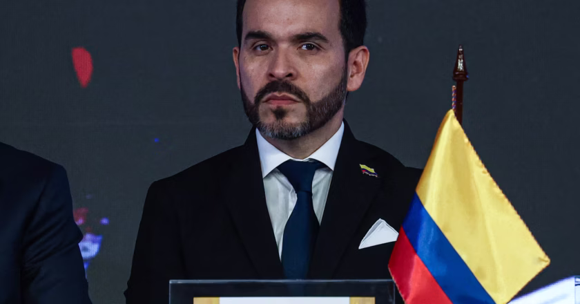 Abelardo de la Espriella acusa a Gustavo Petro de intentar un “golpe de Estado” en Colombia