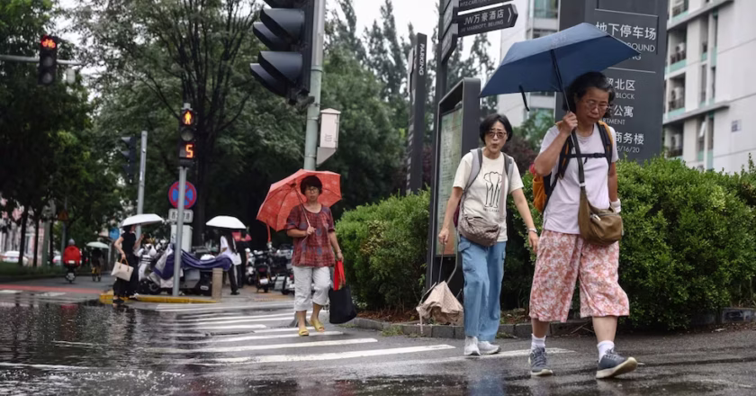 Más de 50 muertos y millones de evacuados por lluvias e inundaciones en Asia