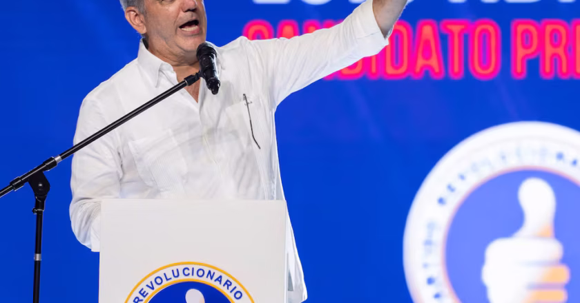 Luis Abinader asumirá la presidencia del PRM ante el reto de preparar la sucesión de 2028