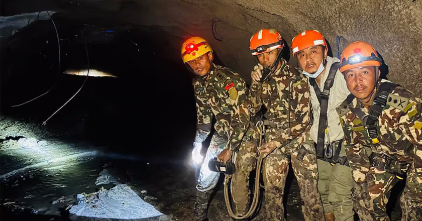 Rescatistas de Nepal concluyen búsqueda en túnel sin hallar supervivientes