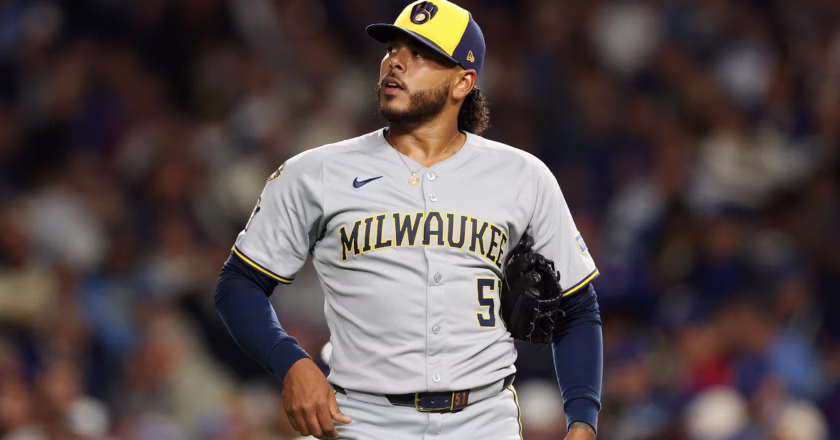 Estrellas Orientales anuncian la contratación del lanzador Trevor Bauer para la próxima temporada