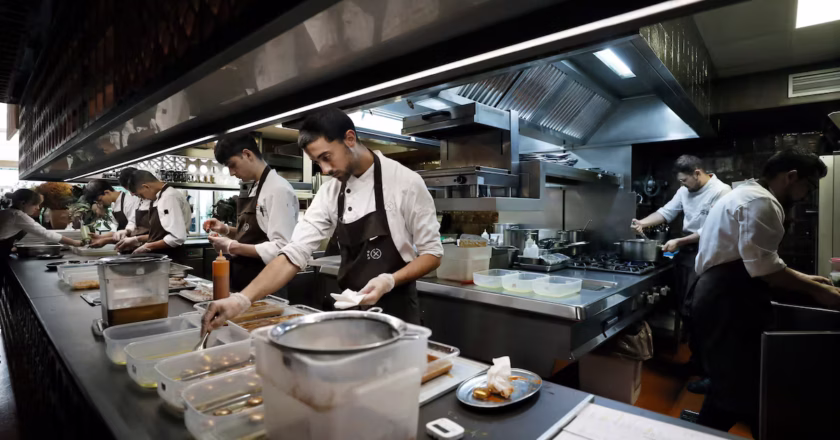 Restaurantes dominicanos enfrentan dificultades económicas ante aumento de costos
